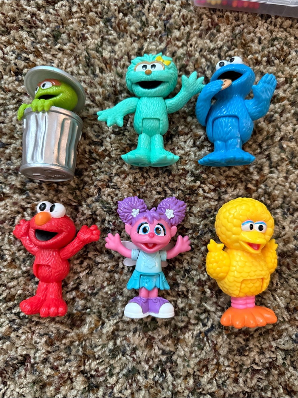 Sesame Street Mini Figure Set - Red, Blue, Yellow, Green, Purple, Pink, Silver